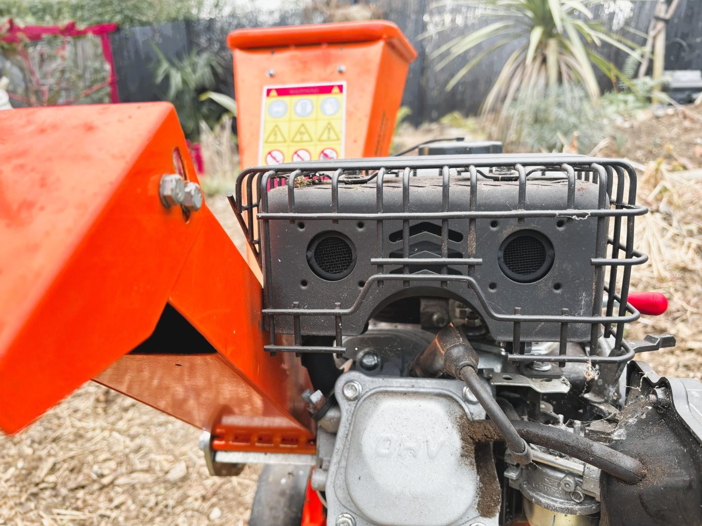 Forest Master FM6DD Compact 6HP Petrol Wood Chipper REVIEW 1 chip 3