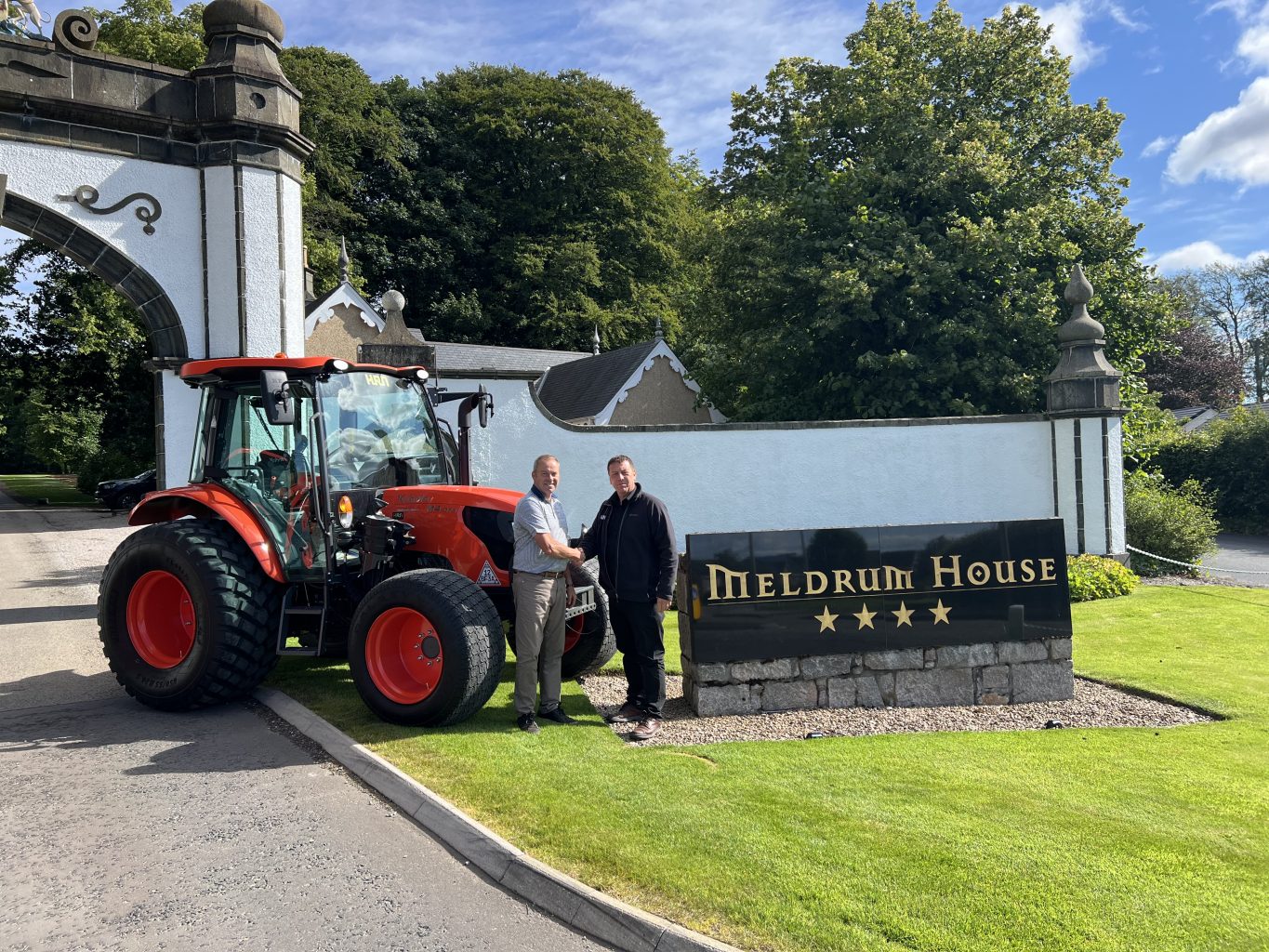 Kubota M4073 praised for delivering power and productivity at Meldrum House Golf Club 1 Meldrum House